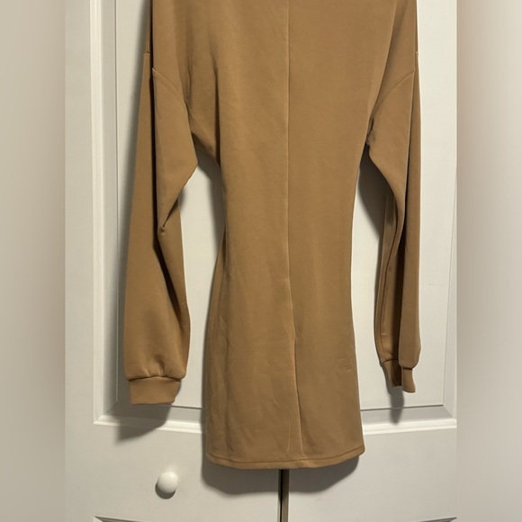 Dress with stomach cut out - Picture 2 of 3